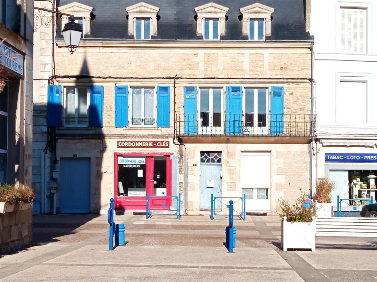 Appartement Centre Petite Ville Poitou Gencay Exterior photo